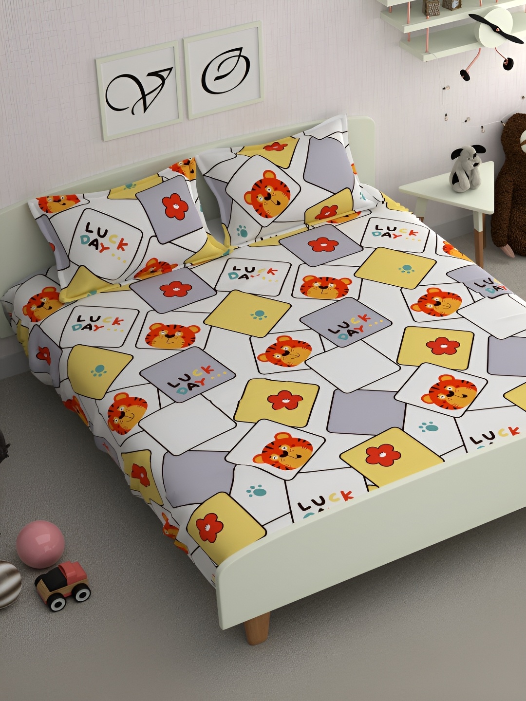 

CHHAVI INDIA White & Orange Cartoon Characters 210 TC Queen Bedsheet with 2 Pillow Covers
