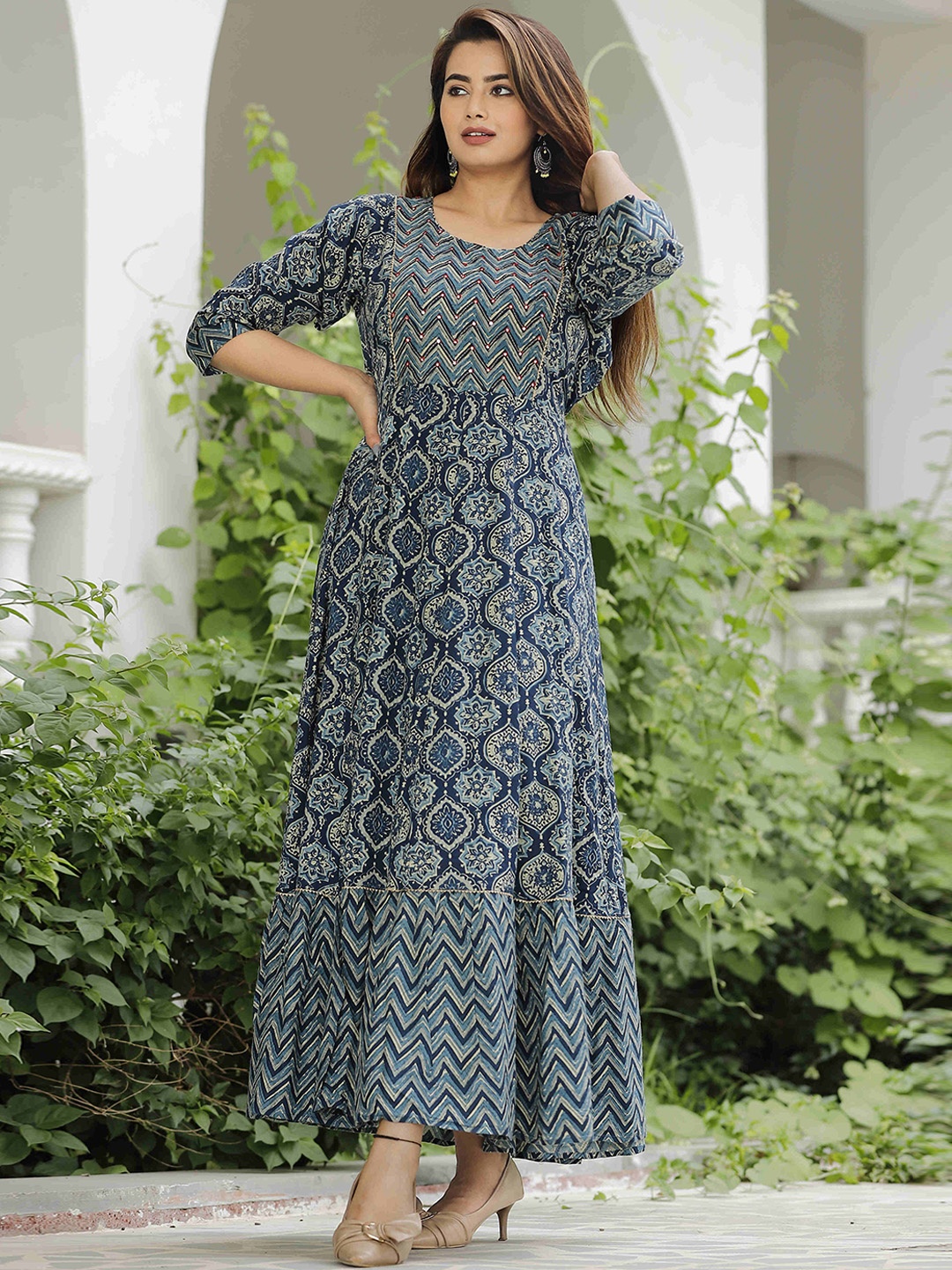 

DARVIKAA COLLECTION Ethnic Motifs Printed Fit And Flare Midi Ethnic Dress, Green