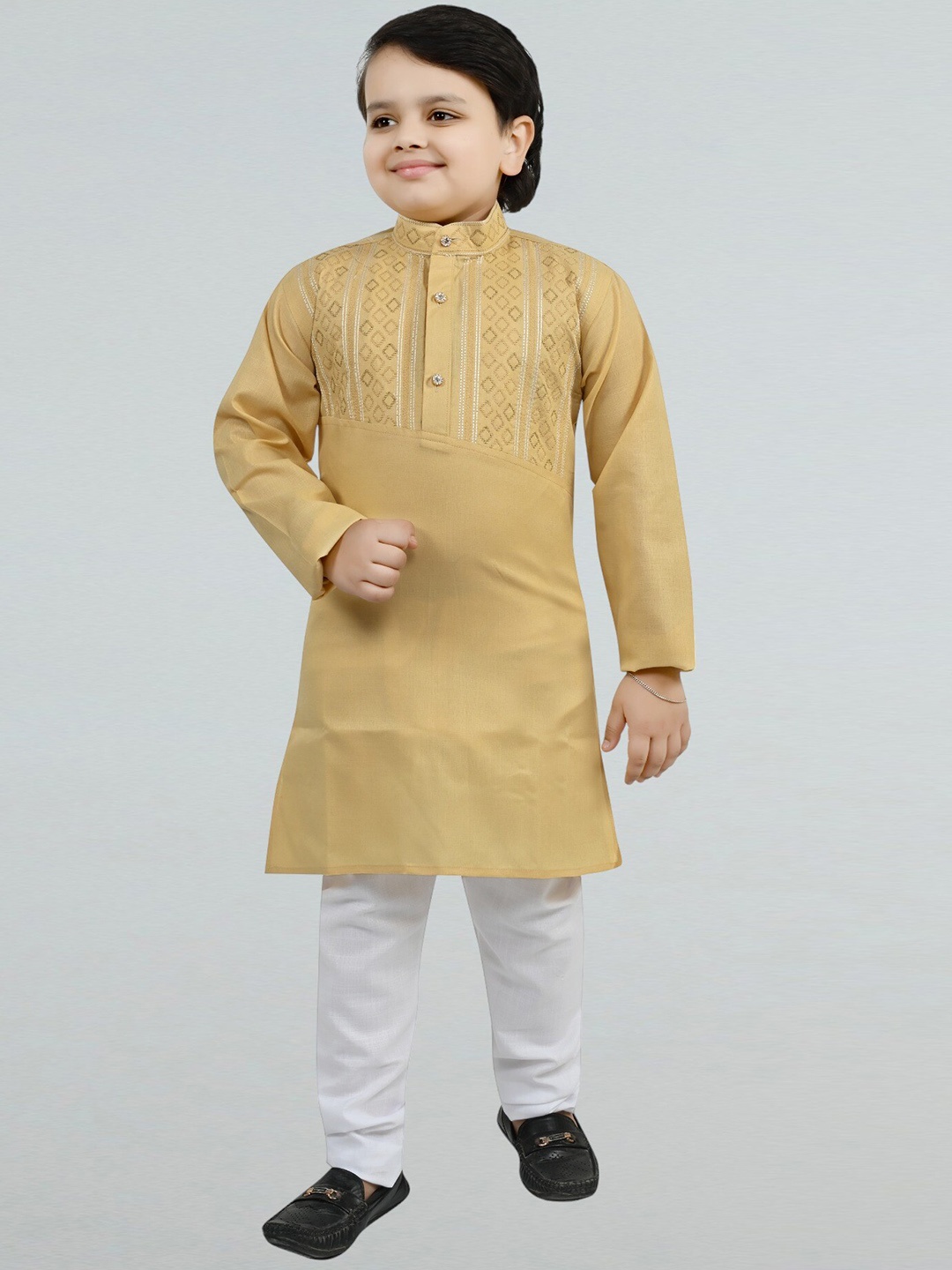 

BT DEZINES Boys Yoke Design Regular Thread Work Kurta with Trousers, Camel brown