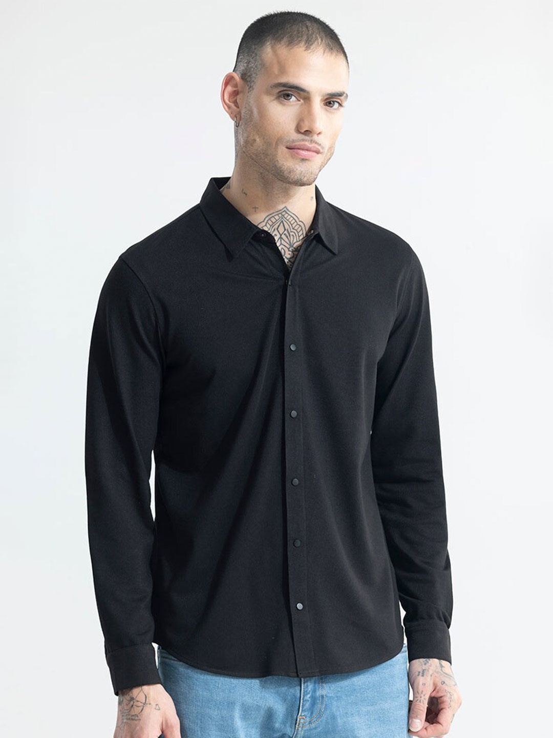 

Snitch Black Classic Slim Fit Spread Collar Cotton Casual Shirt