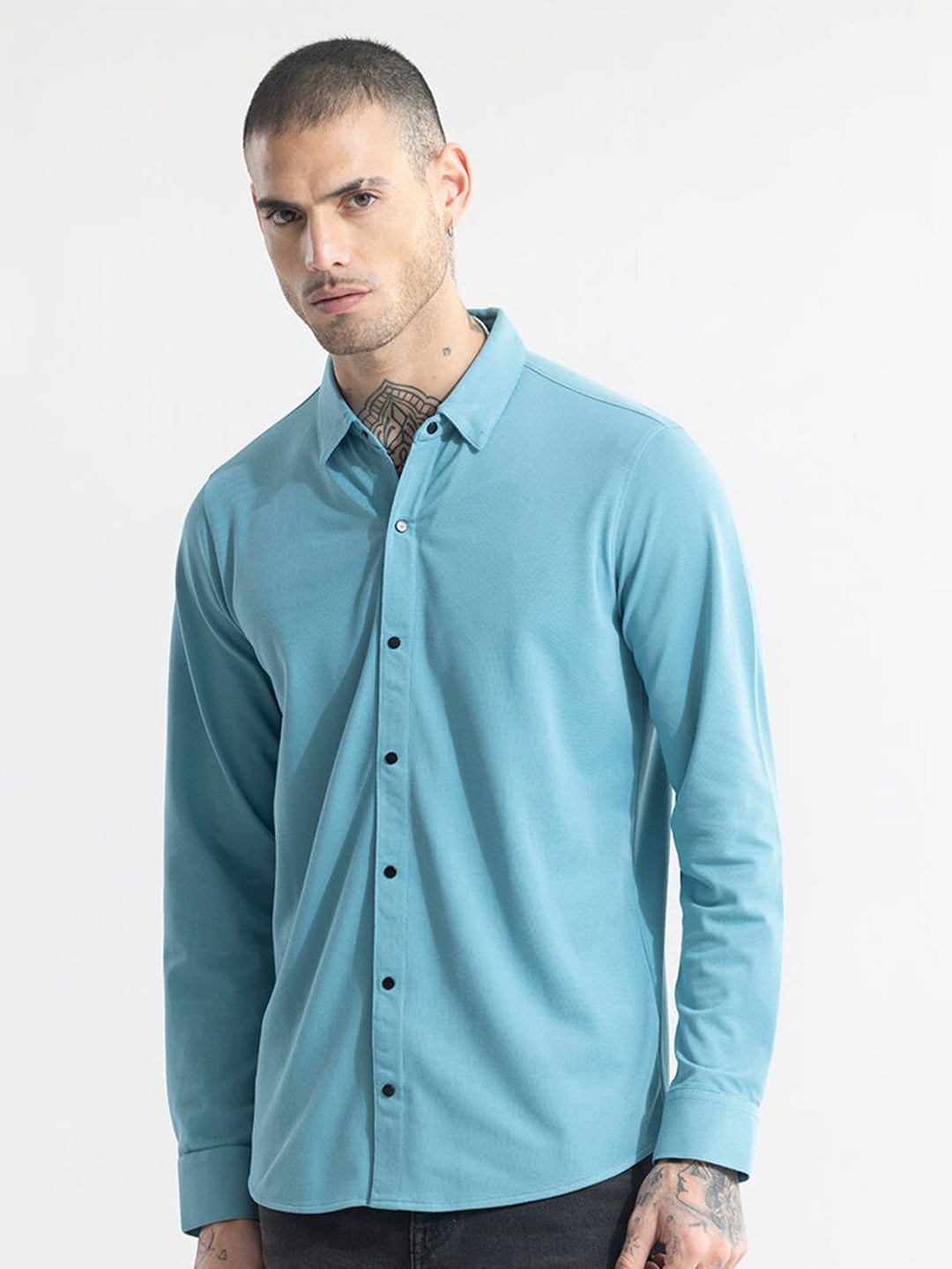 

Snitch Turquoise Blue Classic Slim Fit Spread Collar Cotton Casual Shirt