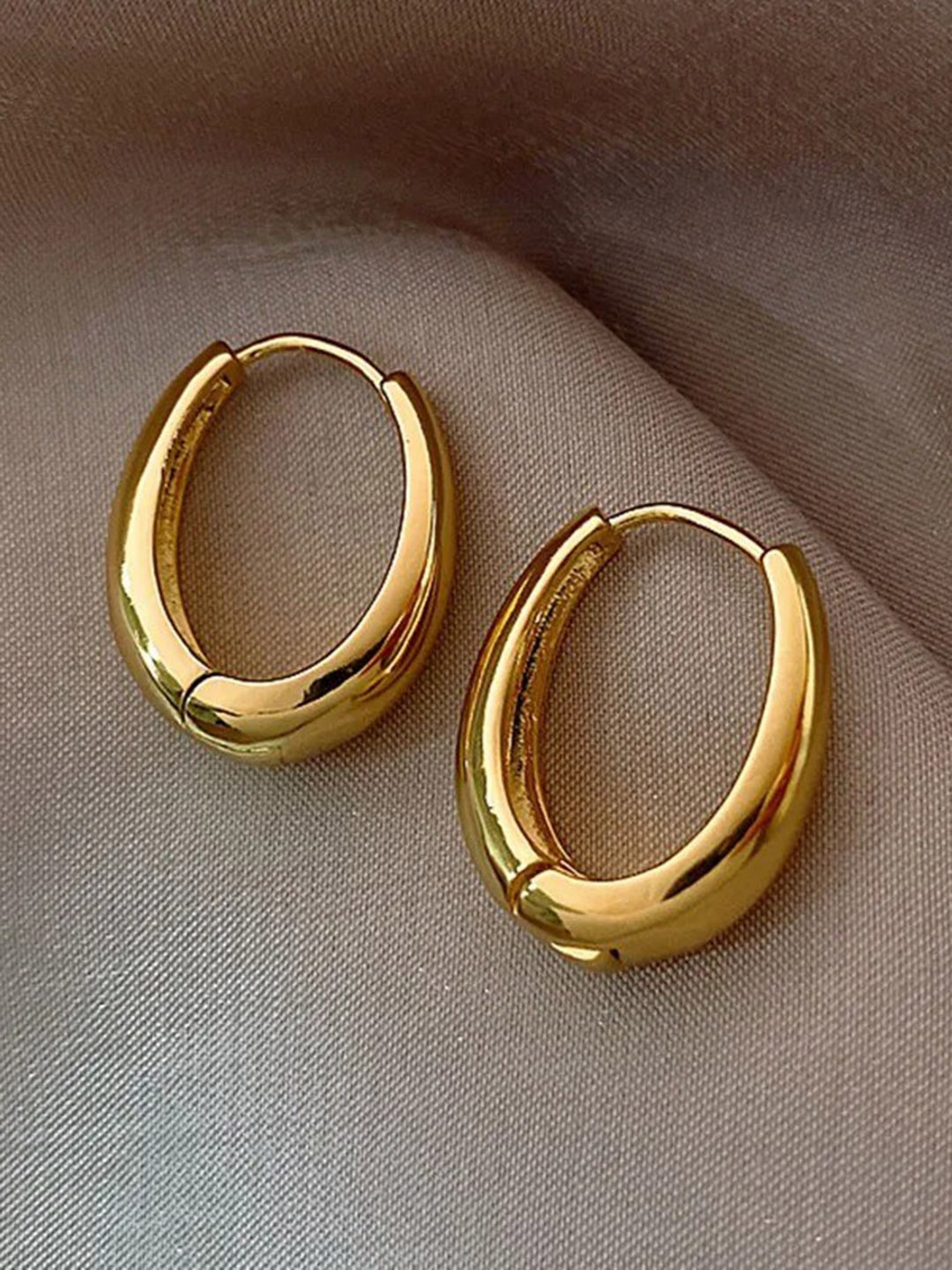

VIEN Gold-Plated Oval Hoop Earrings