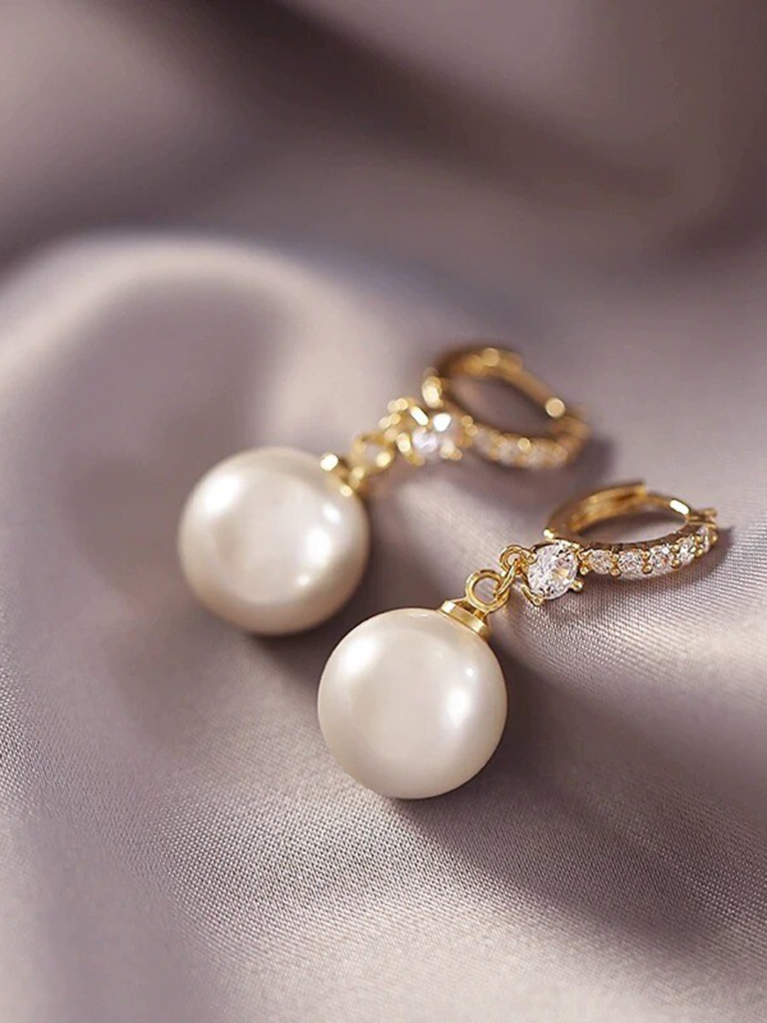 

VIEN Gold-Plated Beaded Contemporary Drop Earrings