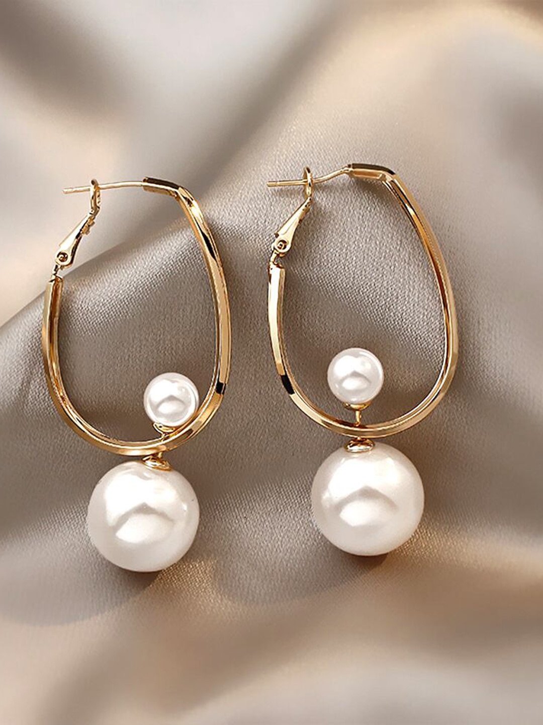

VIEN Gold-Plated Beads Beaded Contemporary Hoop Earrings