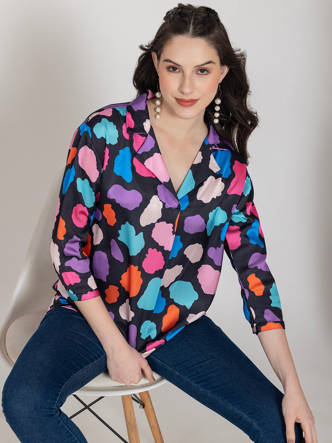 

Lounge Dreams Abstract Printed V-Neck Acrylic Top, Black