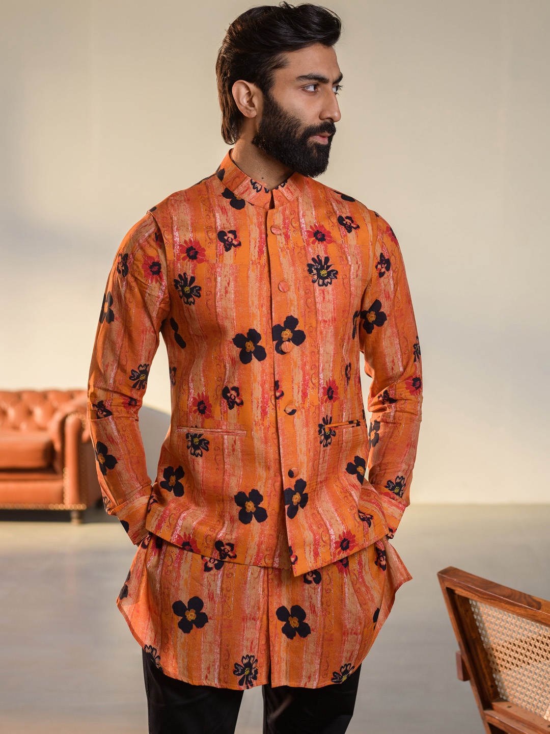 

QB MEN Floral Printed Straight Pure Silk Kurta & Jacket, Orange