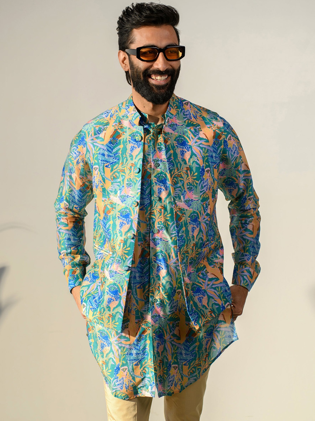 

QB MEN Floral Printed Straight Pure Silk Kurta & Jacket, Blue