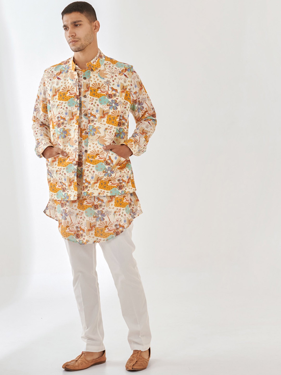 

QB MEN Ethnic Motifs Printed Straight Pure Silk Kurta & Jacket, White