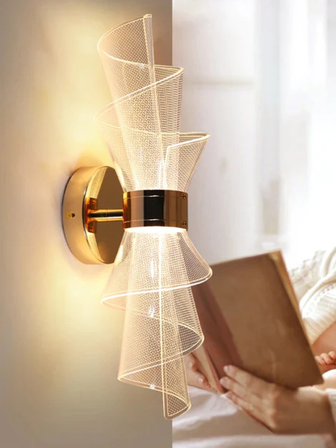 

THEDECORKART Gold Toned & Transparent Metal Contemporary Abstract Shaped Shaped Wall Lamp