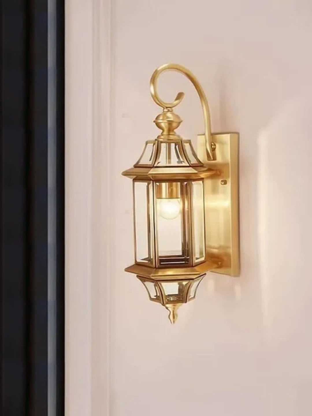 

THEDECORKART Gold Toned Metal Traditional Frustum Shaped Wall Lamp