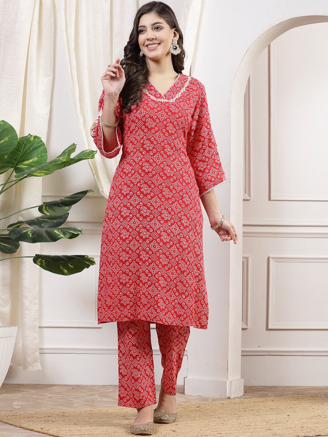 

Nayam By Lakshita Bandhani Printed V-Neck Kurta with Trousers, Red