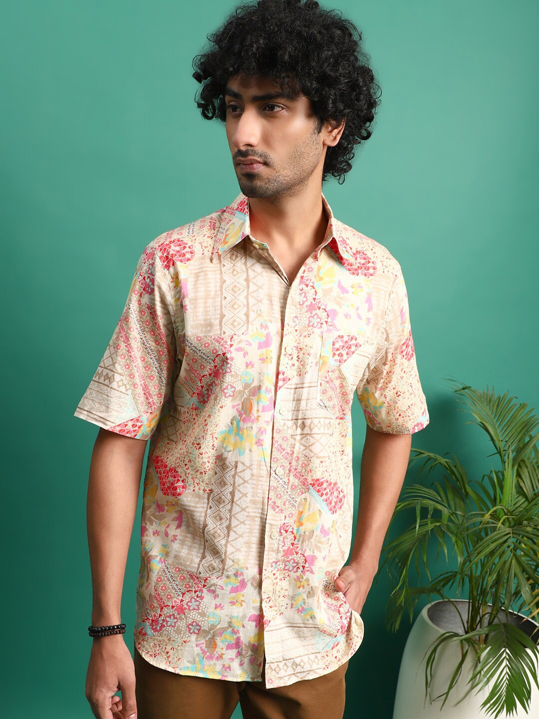 

Sangria Classic Floral Printed Cotton Casual Shirt, Red