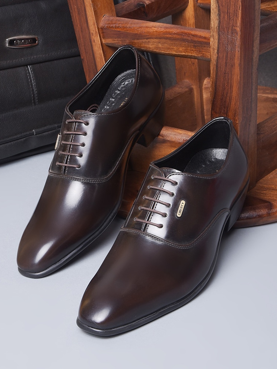 

Liberty Men Oxfords Formal Shoes, Brown
