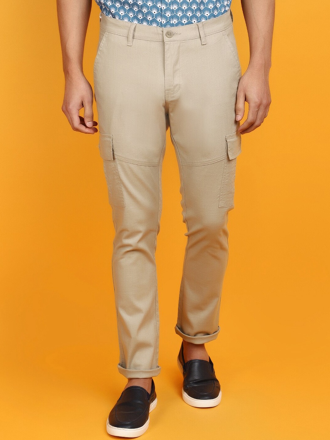 

V-Mart Men Mid-Rise Cotton Cargo Trousers, Beige