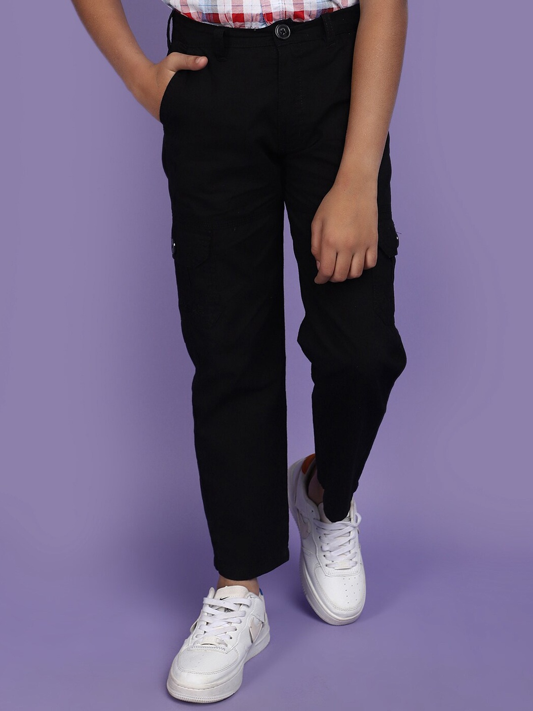 

V-Mart Boys Mid-Rise Cotton Cargo Jogger, Black