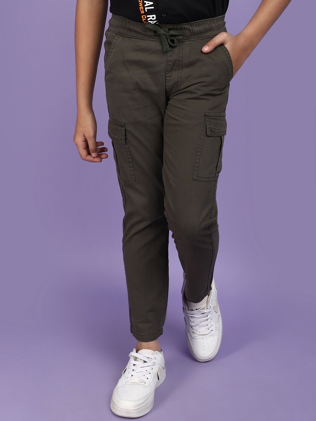

V-Mart Boys Mid-Rise Twill Cotton Cargo Trousers, Green