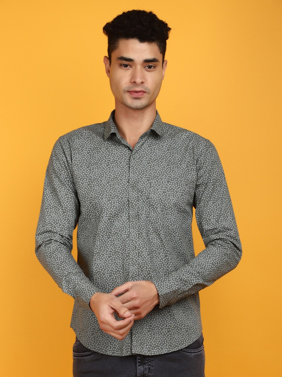 

V-Mart Men Slim Fit Opaque Printed Casual Shirt, Green