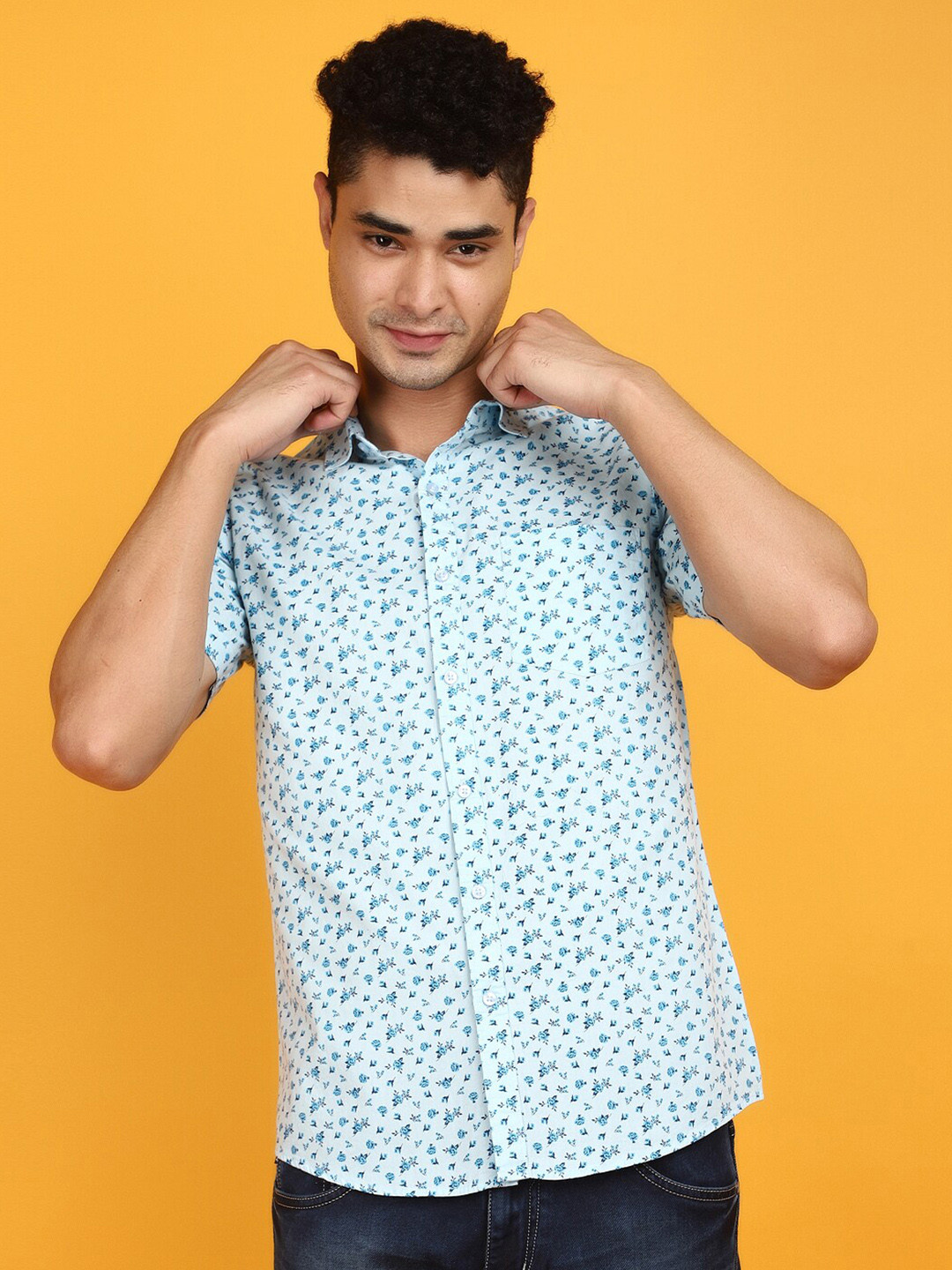 

V-Mart Men Slim Fit Floral Opaque Printed Casual Shirt, Blue