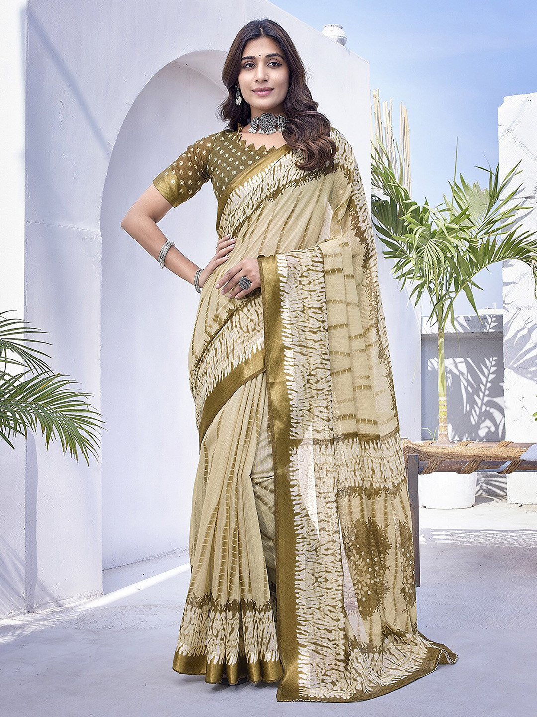 

MAGMINA Tie and Dye Brasso Banarasi Saree, Khaki