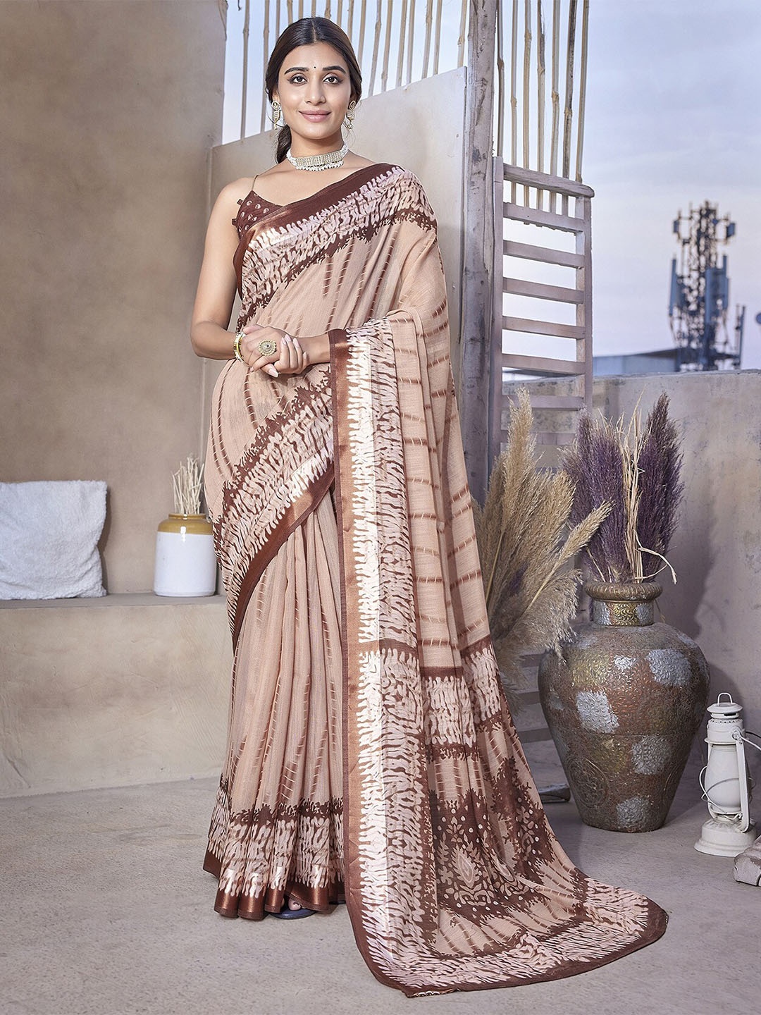

MAGMINA Tie and Dye Printed Banarasi Saree, Beige