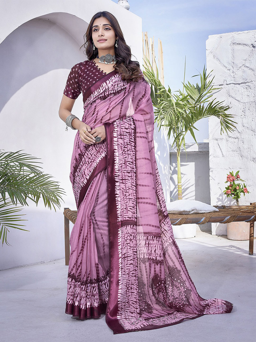 

MAGMINA Tie and Dye Brasso Banarasi Saree, Pink
