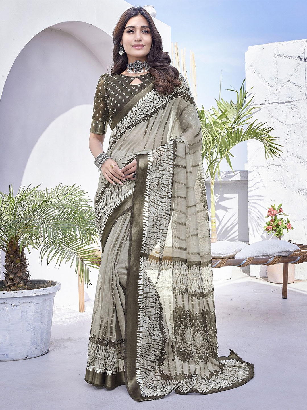 

MAGMINA Tie and Dye Printed Banarasi Saree, Olive