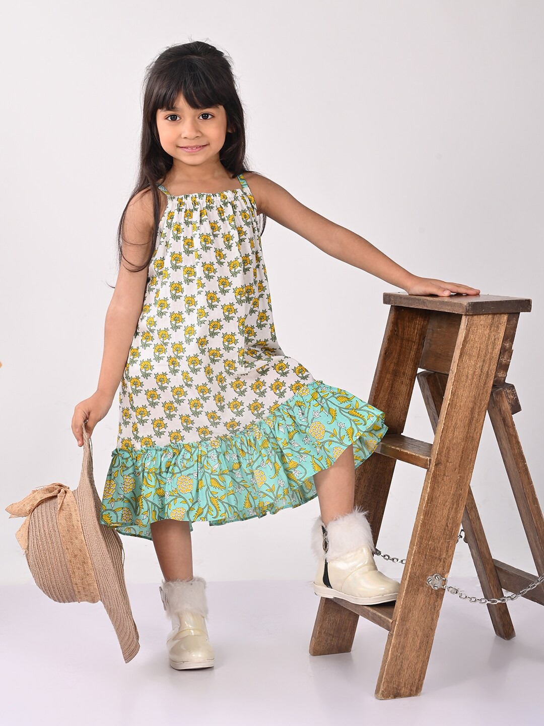 

Sangria Girls Floral Printed Cotton A-Line Dress, Green