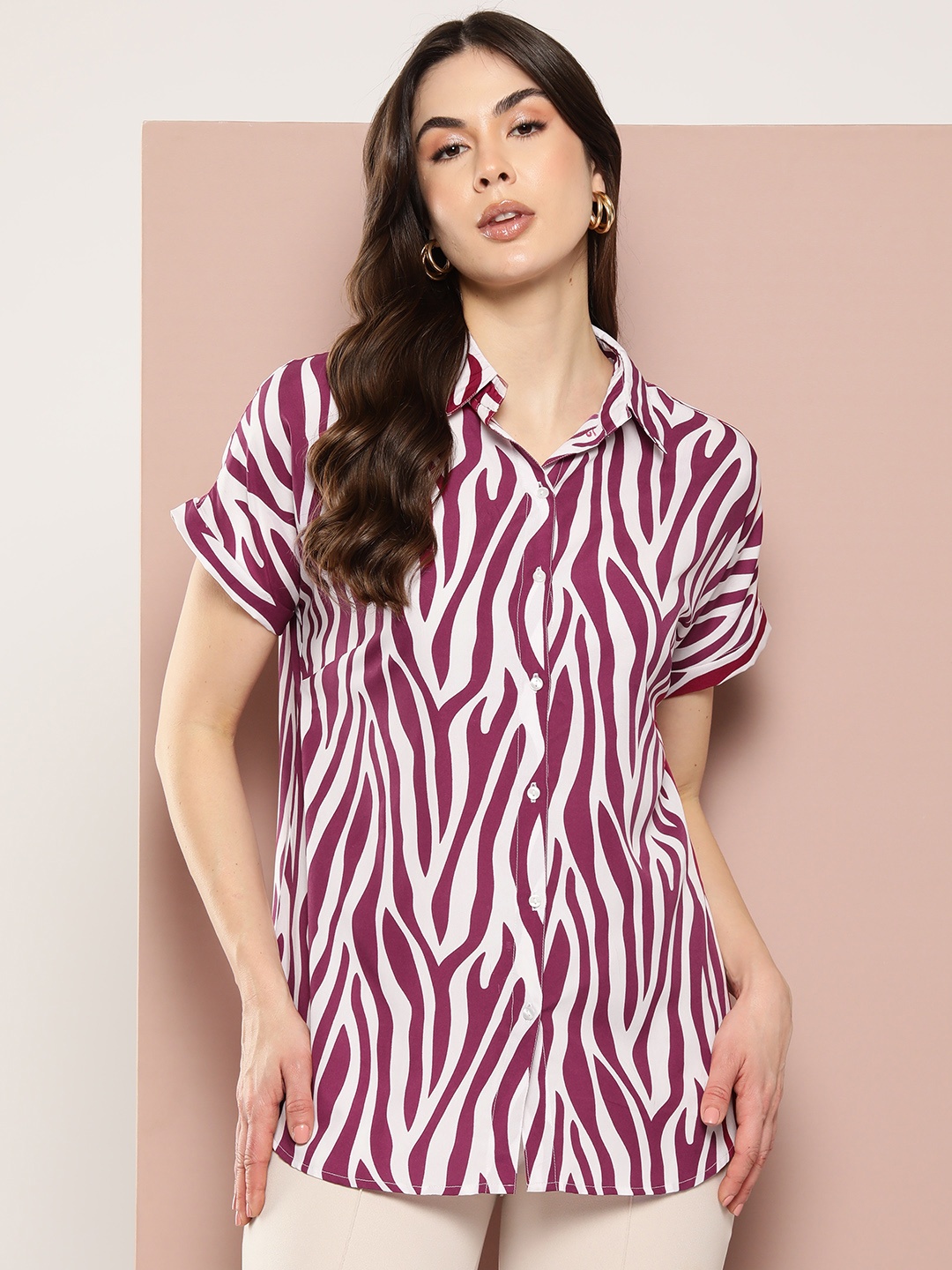 

Qurvii Comfort Animal Printed Casual Shirt, Burgundy