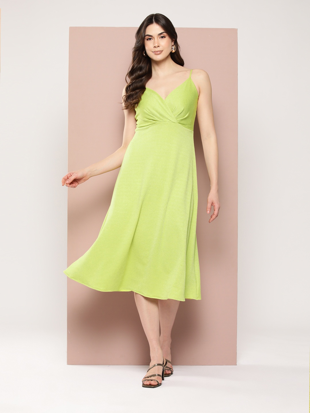 

Qurvii Midi Wrap Dress, Lime green