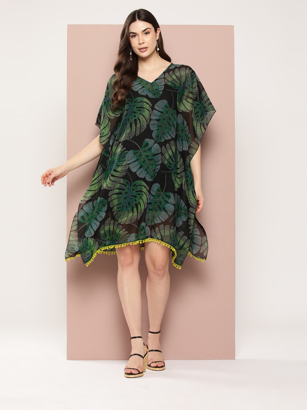 

Qurvii Tropical Printed Kimono Sleeves Kaftan Dress, Green