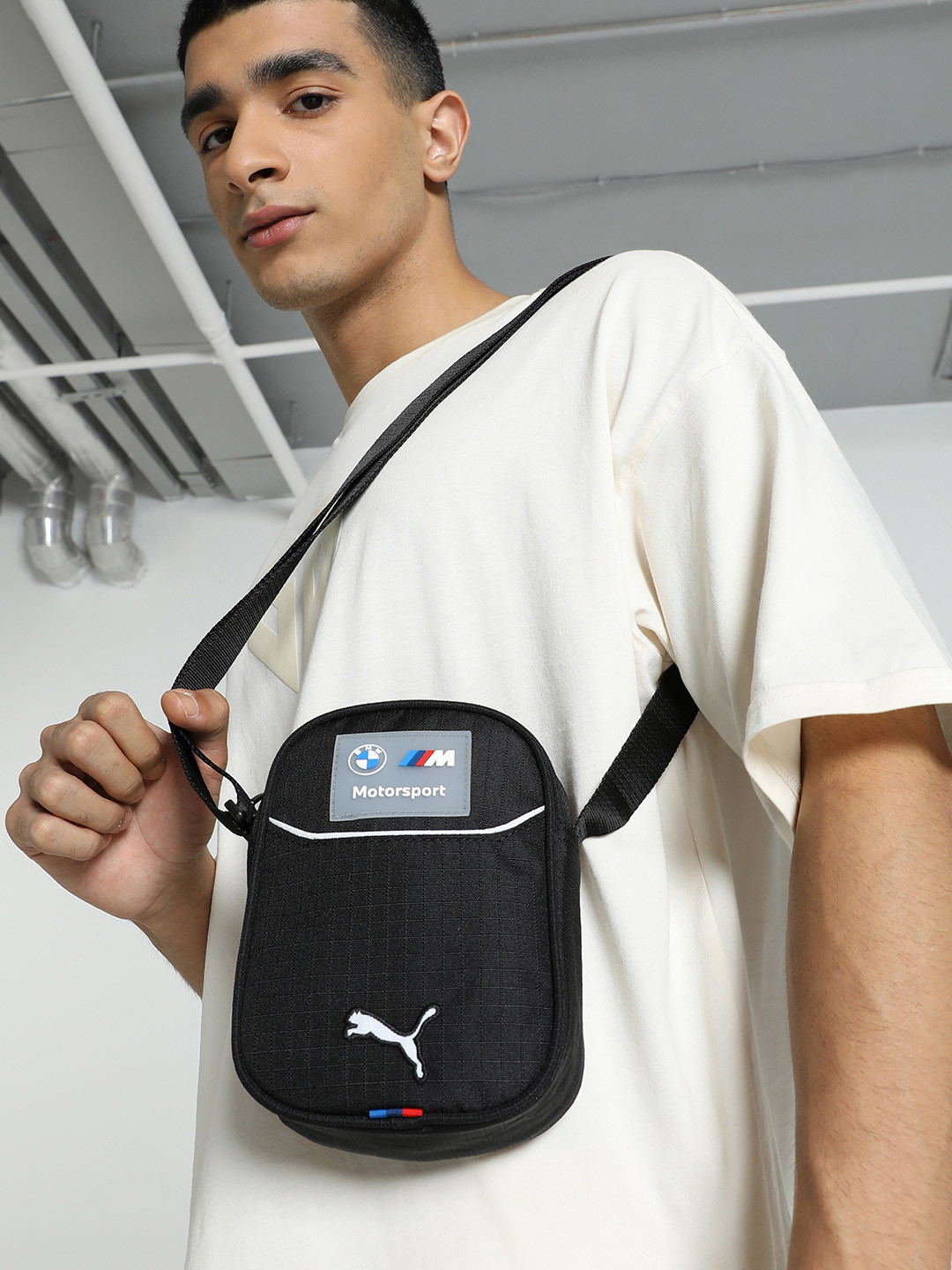 

PUMA Motorsport Unisex BMW M Portable Messenger Bag, Black