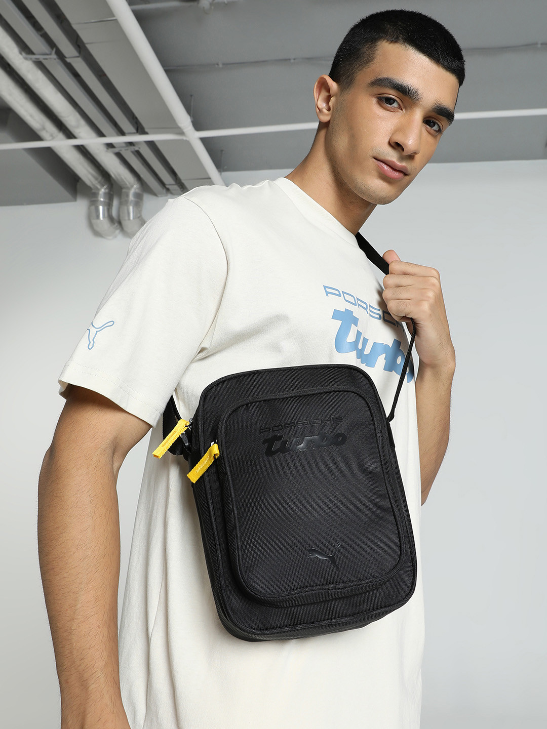 

PUMA Motorsport Unisex Porsche Legacy Messenger Bag, Black