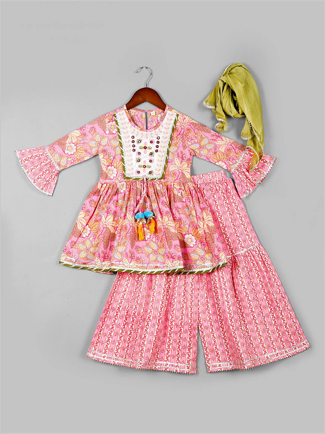

Naughty Ninos Girls Floral Printed Thread Work Pure Cotton Kurta with Sharara & Dupatta, Pink