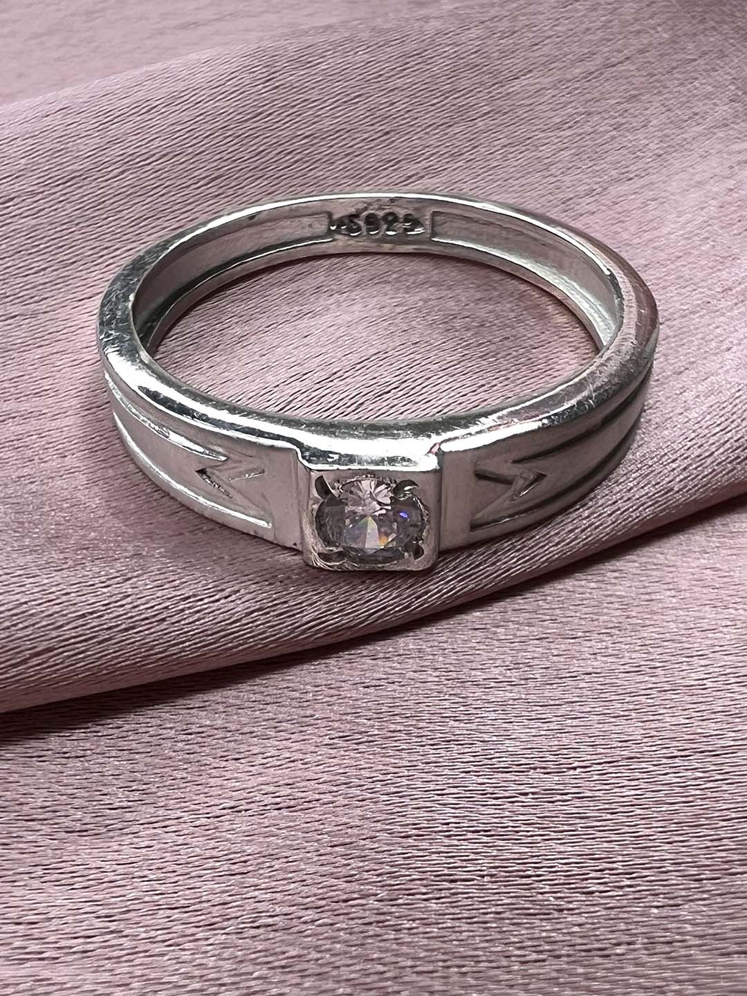 

Arte Jewels 92.5 Sterling Silver CZ Studded Finger Ring