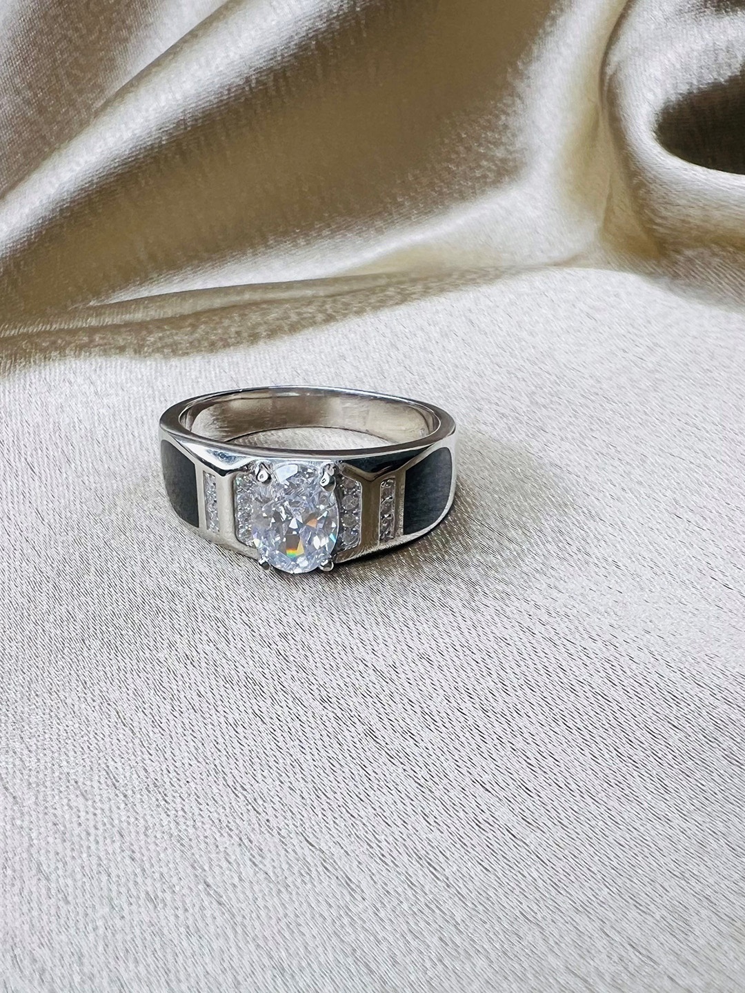 

Arte Jewels Men 925 Sterling Silver Cubic Zirconia-Studded Finger Ring