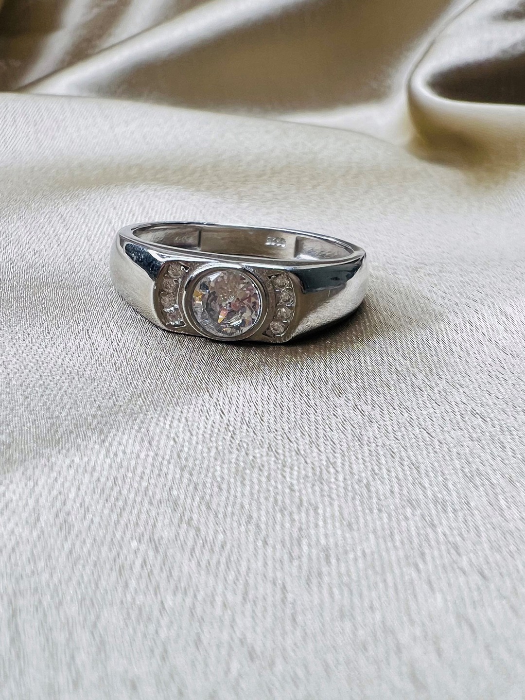 

Arte Jewels Men 92.5 Sterling Silver Cubic Zirconia-Studded Finger Ring