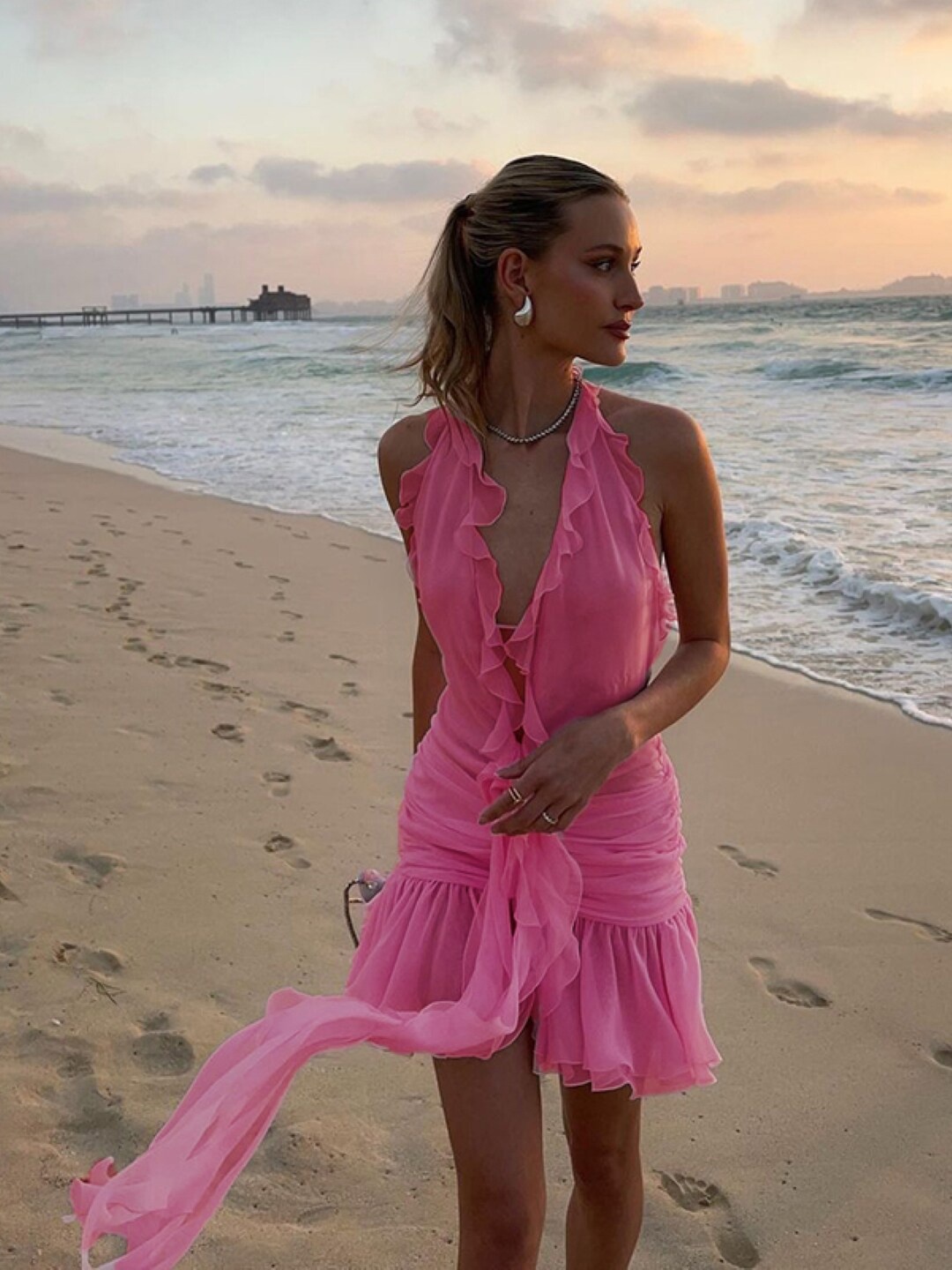 

Stylecast X KPOP Pink Sleeveless Ruffles Sheath Dress