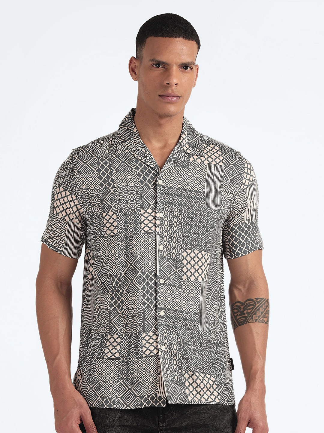 

Flying Machine Geometric Printed Cuban Collar Casual Shirt, Black