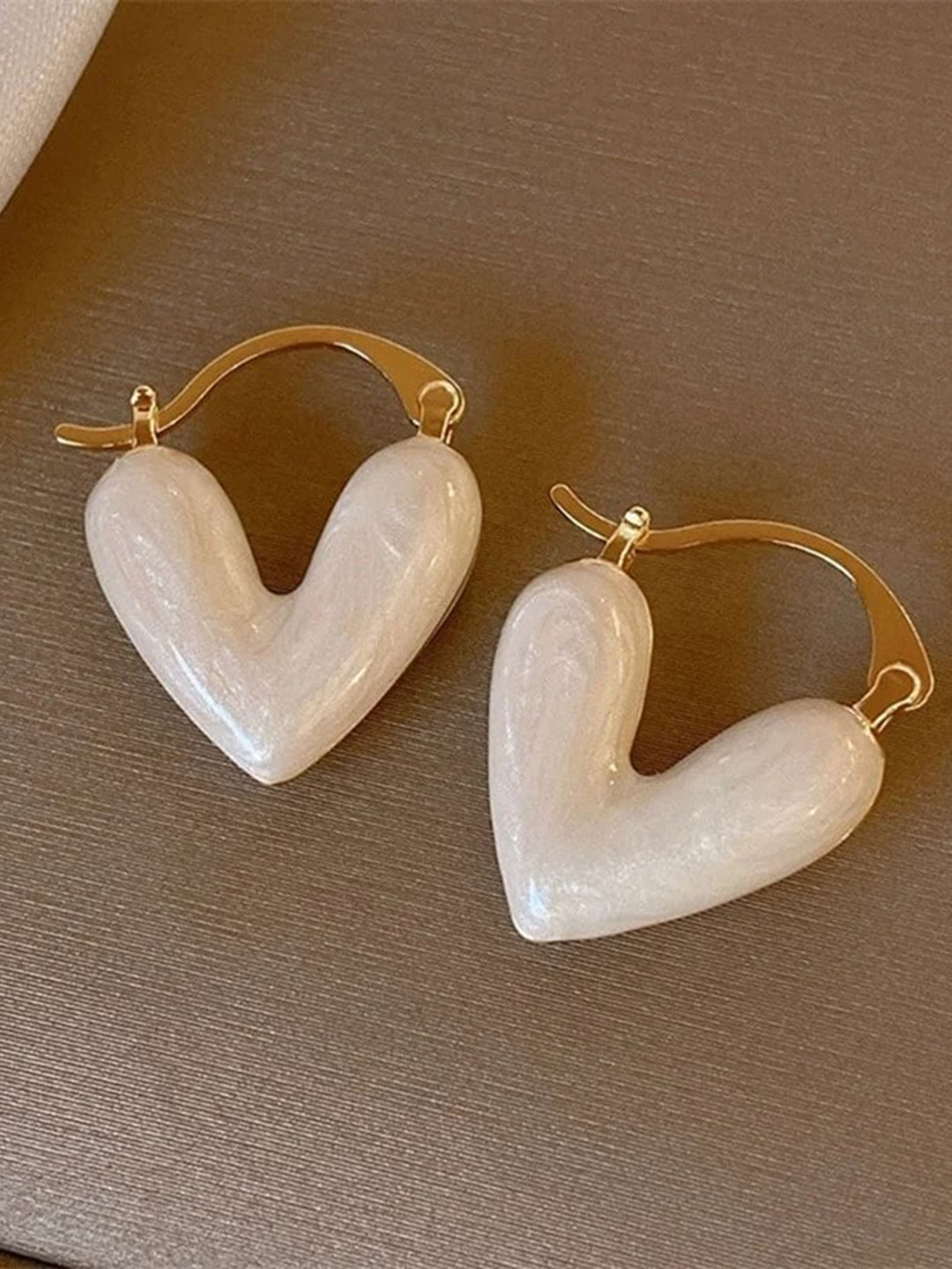 

VIEN Gold-Plated Contemporary Hoop Earrings