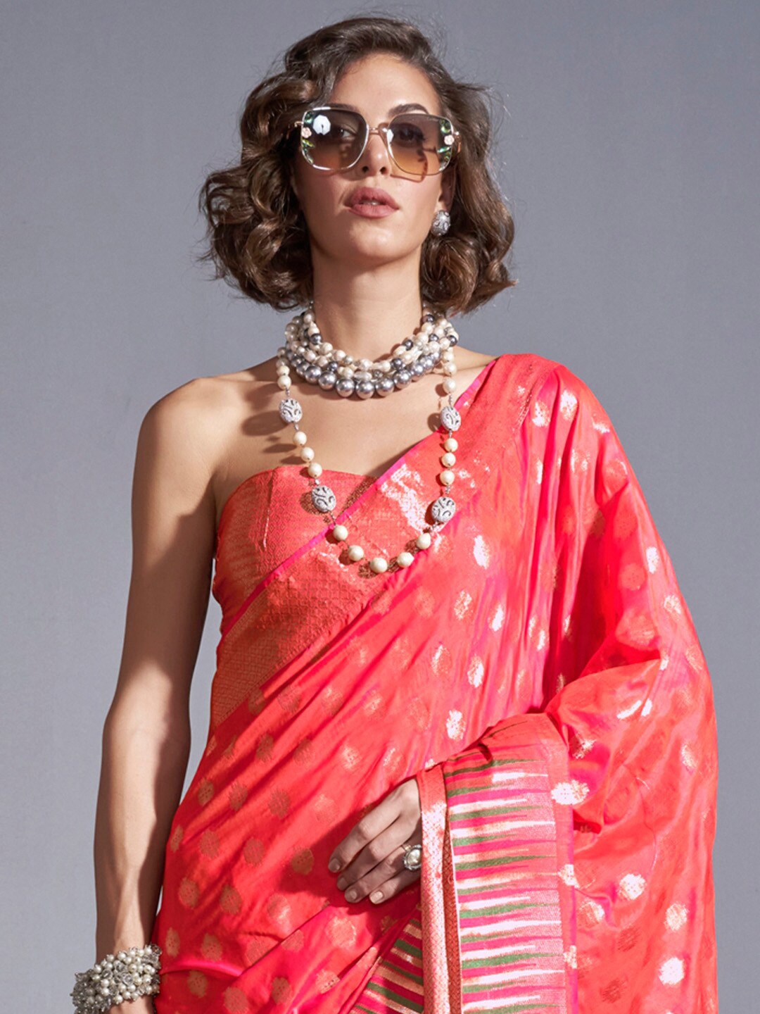 

Mitera Ethnic Motifs Zari Banarasi Saree, Peach