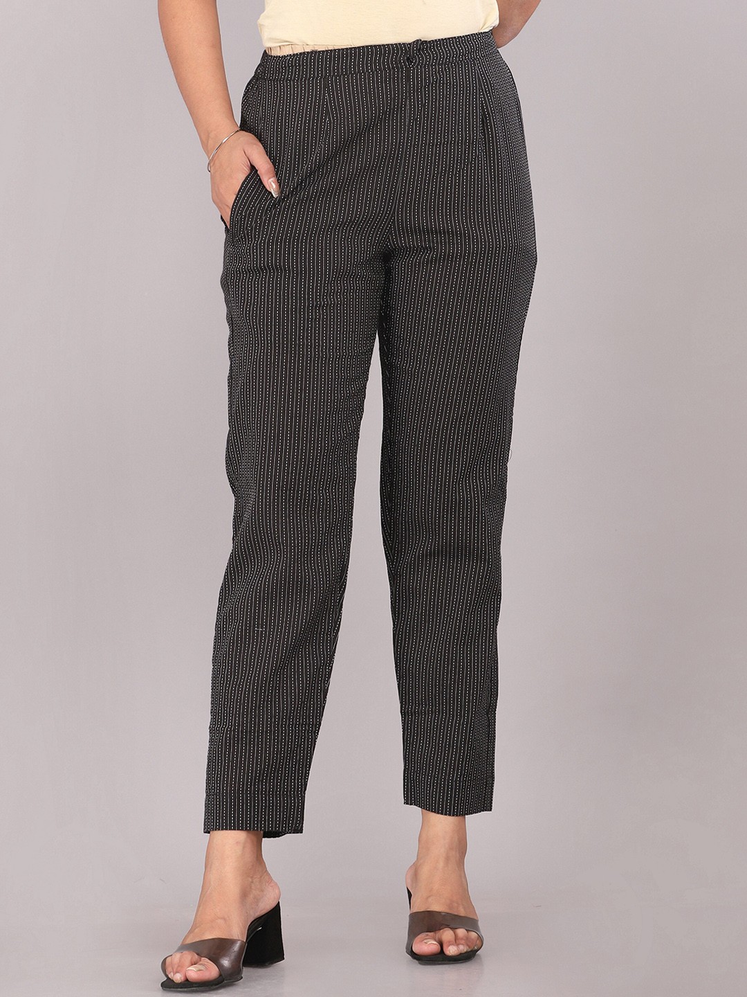 

KANNAHI Women Mid-Rise Striped Pure Cotton Trouser, Black