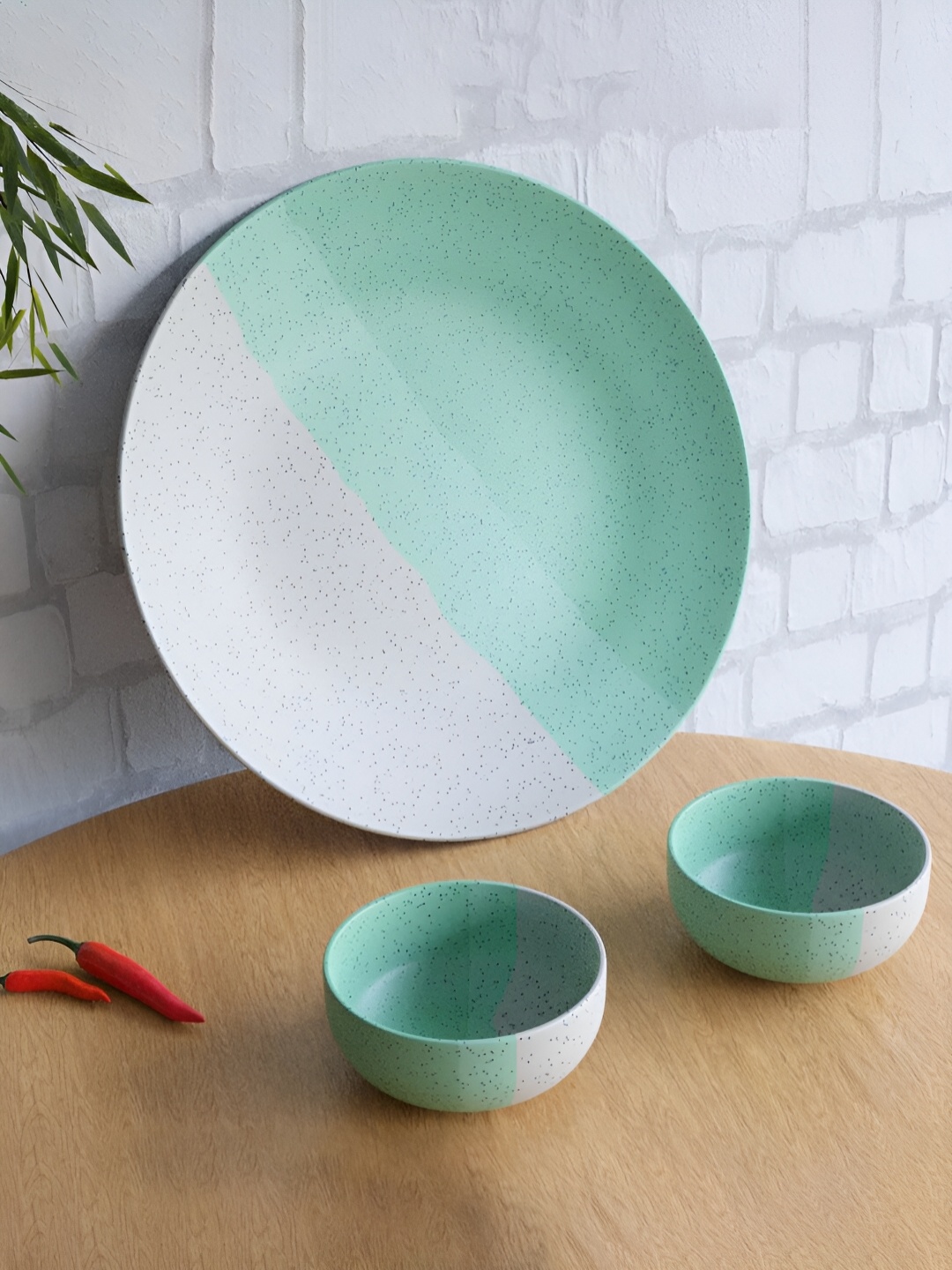 

The Earth Store Green & White 3 Pieces Textured Ceramic Matte Dinner Set