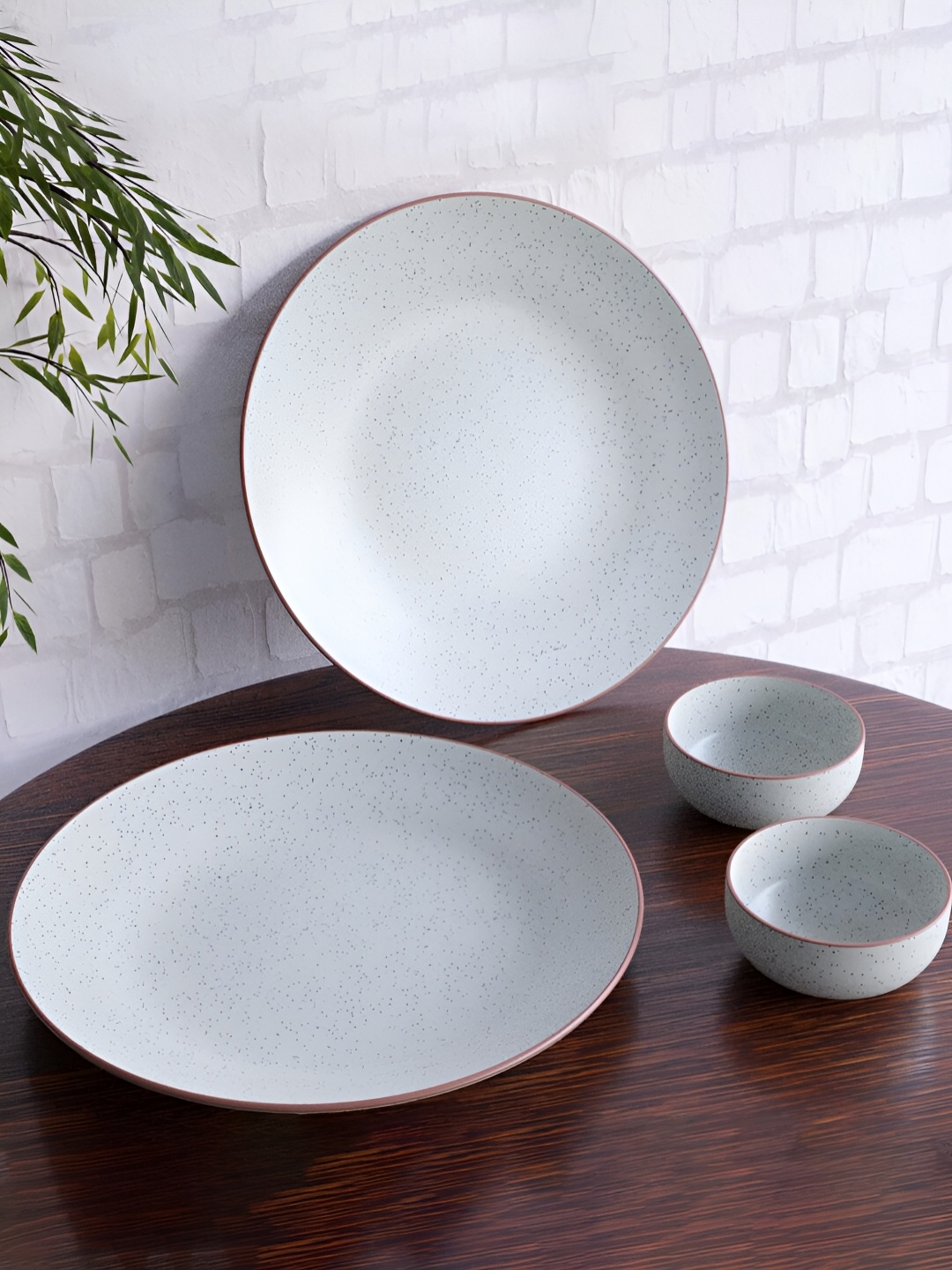 

The Earth Store White & Blue 4 Pieces Textured Ceramic Matte Dinner Set