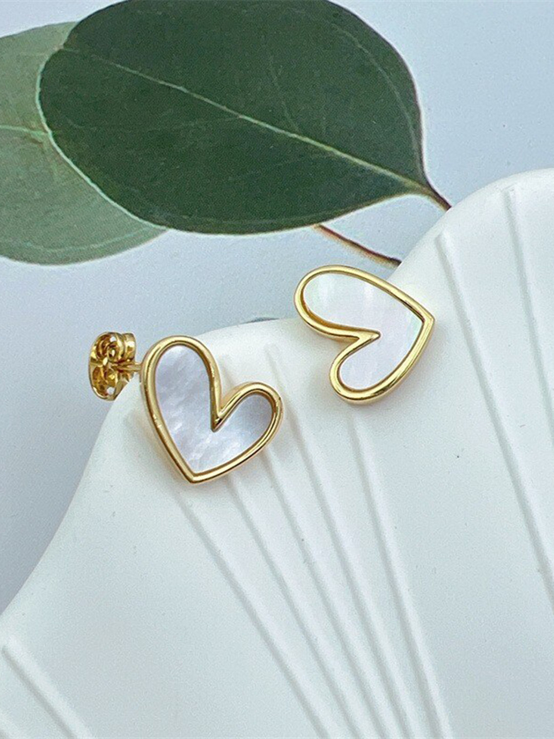 

VIEN Gold-Plated Heart Shaped Enamelled Studs Earrings
