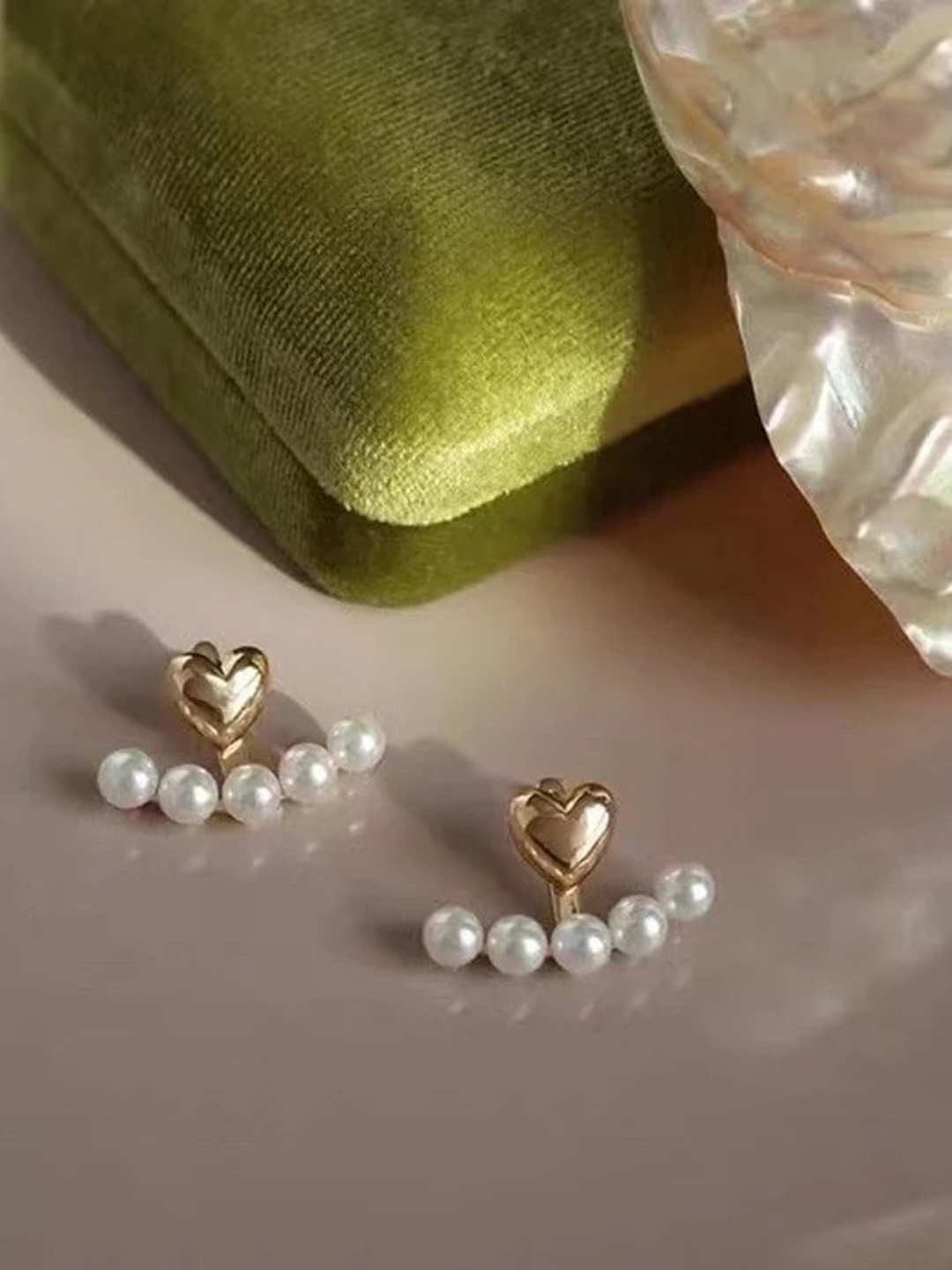 

VIEN Gold-Plated Beaded Heart Shaped Studs Earrings