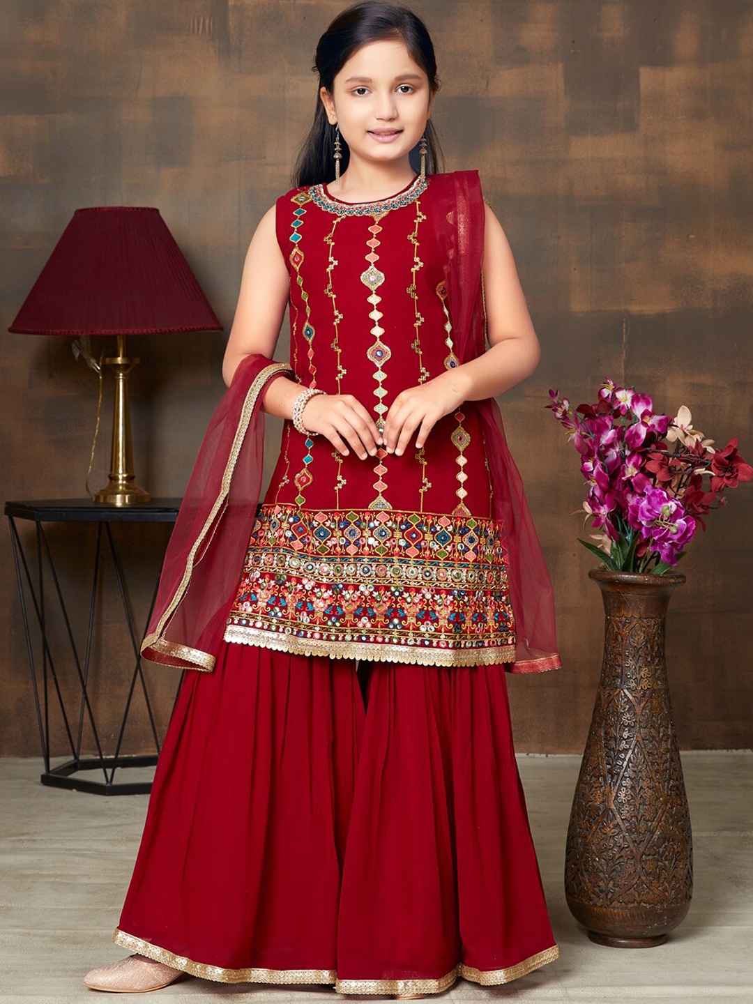 

Aarika Girls Ethnic Motifs Embroidered Regular Sequinned Kurta with Sharara & With Dupatta, Maroon