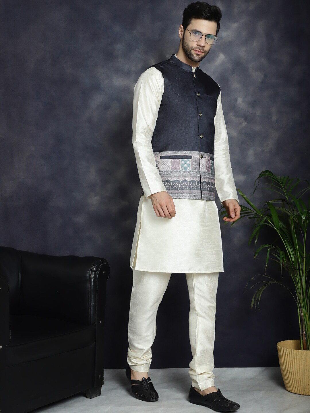 

Jompers Mandarin Collar Regular Kurta With Churidar & Printed Nehru Jacket, White