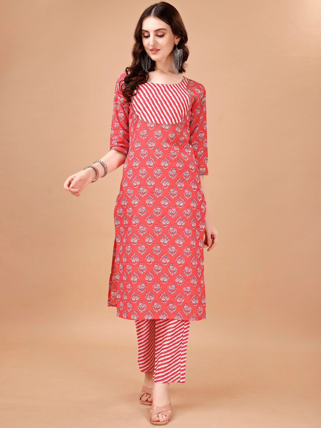 

PMD Fashion Floral Printed Straight Kurta with Trousers, Pink