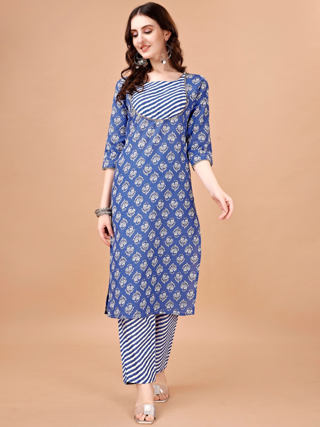 

PMD Fashion Ethnic Motifs Printed Gotta Patti Round Neck Straight Kurta with Trouser, Blue