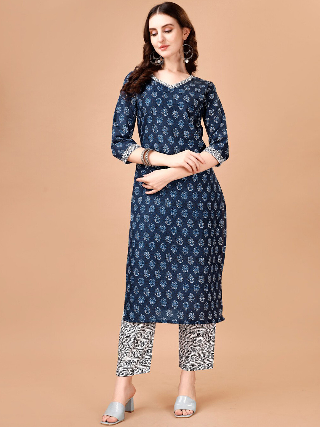 

PMD Fashion Printed Regular Thread Work Kurta With Trousers, Blue